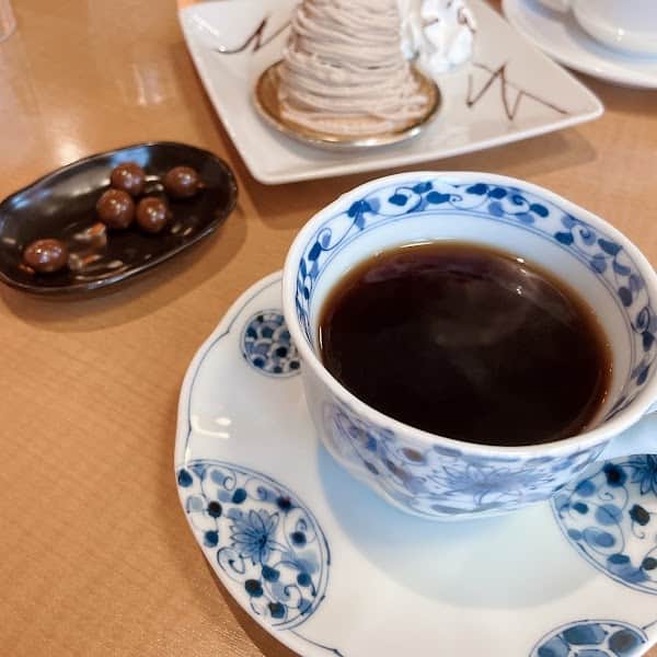 YOUMECA 本店の店内風景