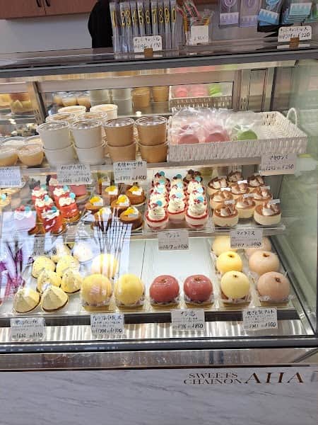 SWEETS CHAINON AHAの店内風景