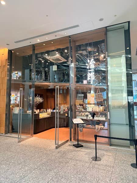 治一郎 KITTE丸の内店の店内風景