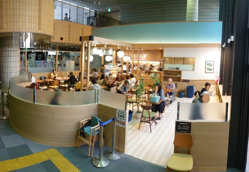 CAFE de CRIE カフェ・ド・クリエ ホピタル 京都医療センター店の店内風景