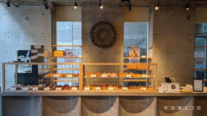 PUBLIC BAKERYの店内風景