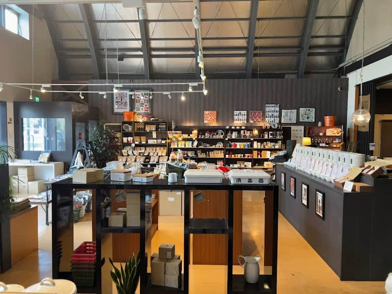 カフェ ジッカの店内風景