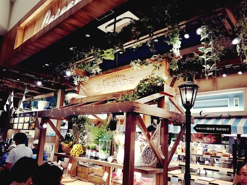 CASCADE なんばマルイ店の写真