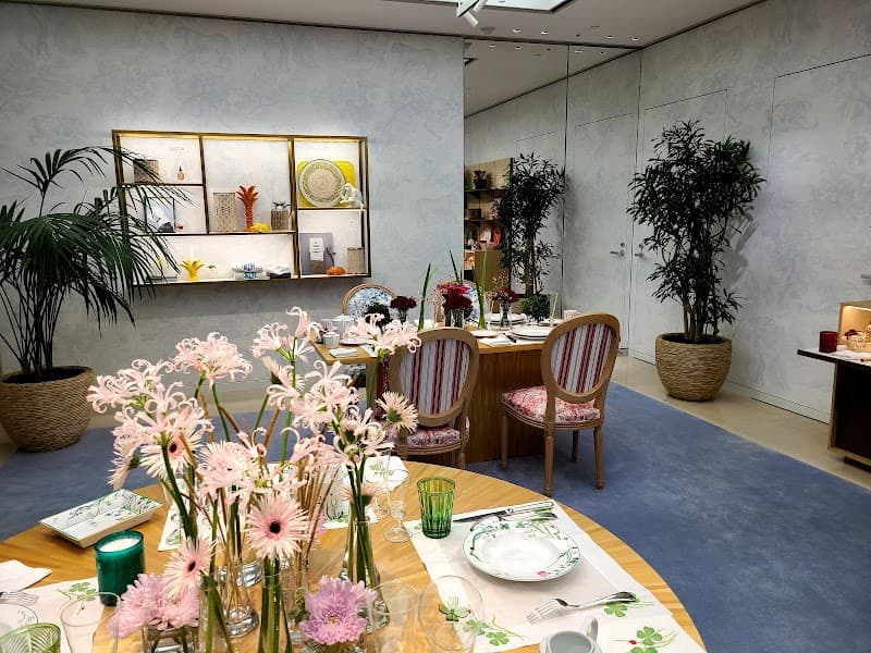 カフェ・ディオール by ラデュレの写真