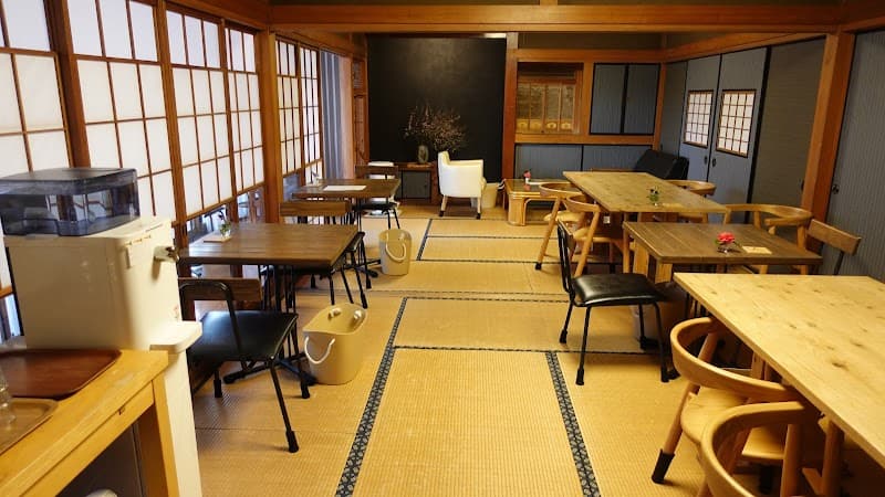 繭久里カフェ