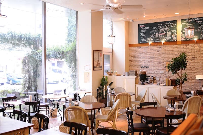 カフェ アクイーユ 恵比寿店の店内風景