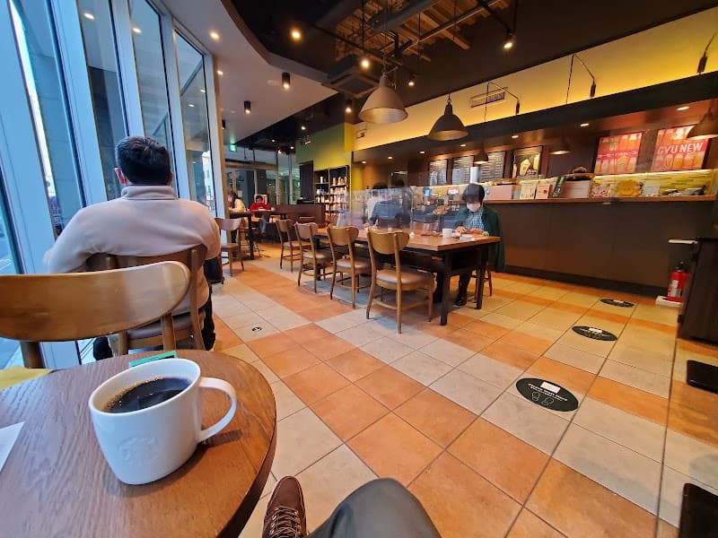 スターバックスコーヒー千葉 中央駅店の写真