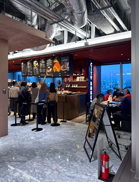 THE CITY BAKERY ニュウマン高輪の店内風景