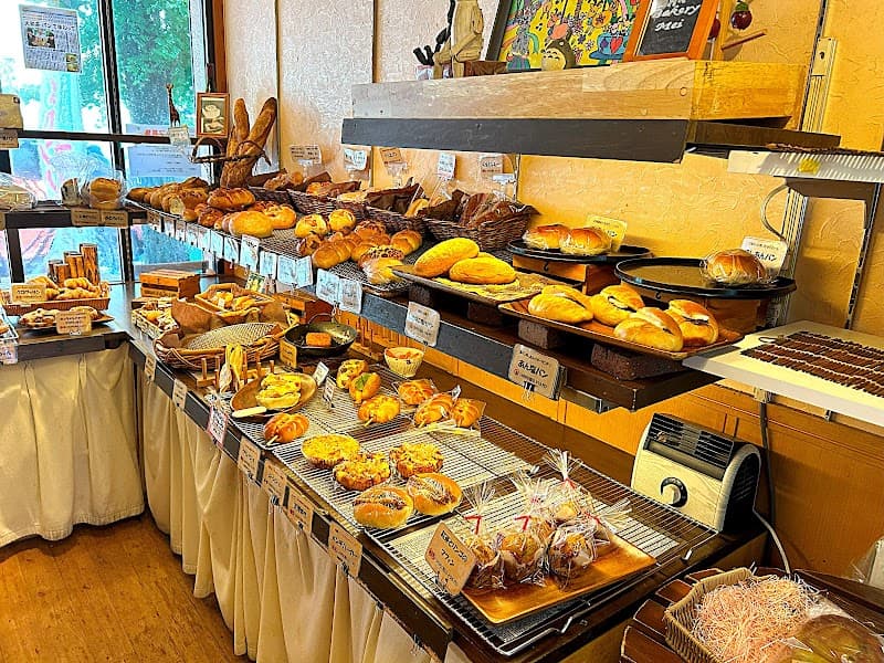 ベーカリー メイ 本店