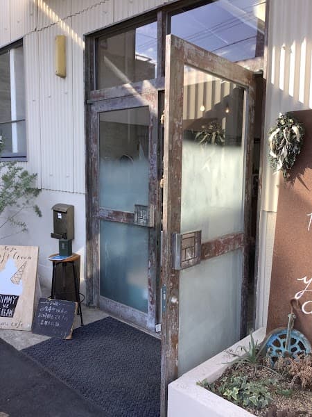 Yadokaricafeの店内風景