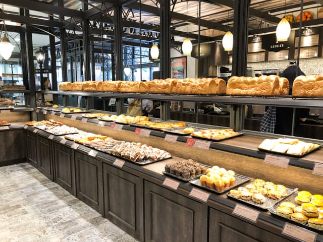 ベーカリー&カフェカスカード 大宮マルイ店の店内風景