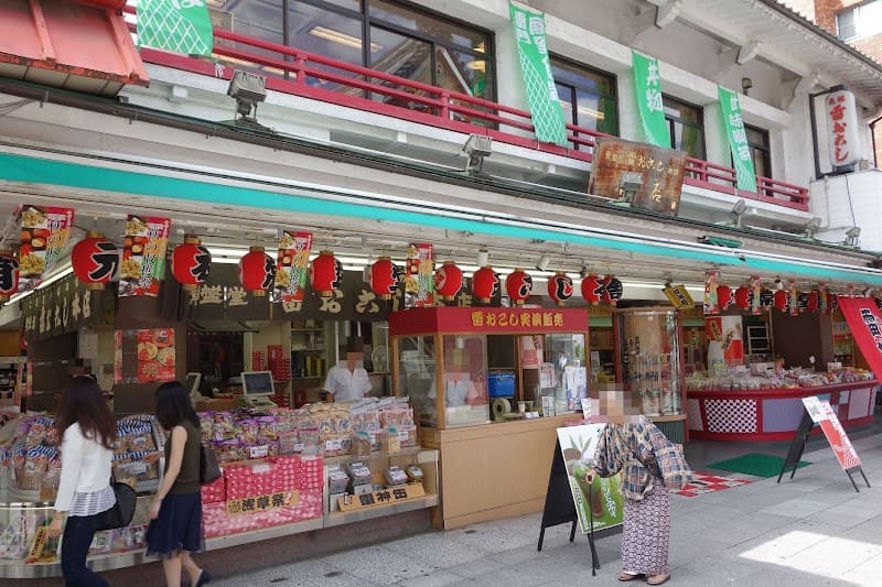 常盤堂雷おこし本舗 雷門本店の店内風景