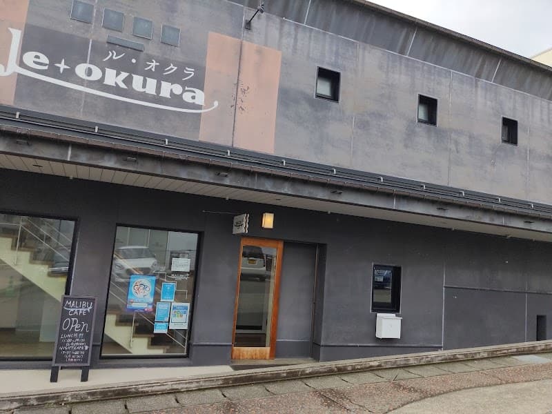 MALIBUCAFEの店内風景