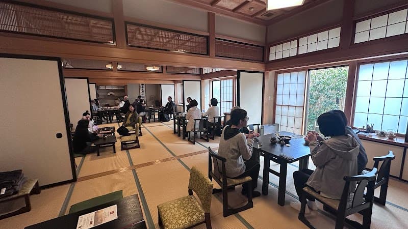 カフェテラス普賢寺の店内風景