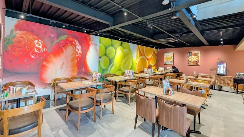 フルーツケーキファクトリー 白石店の写真