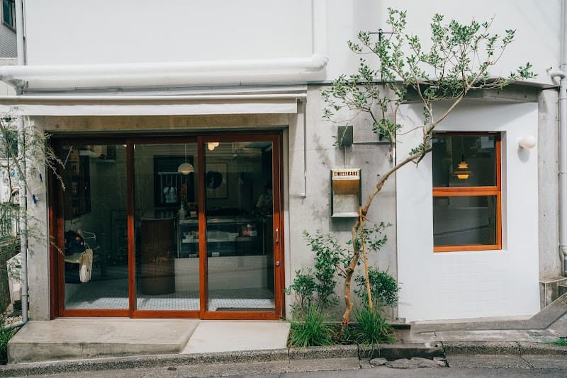 cafe The SUN LIVES HEREの店内風景