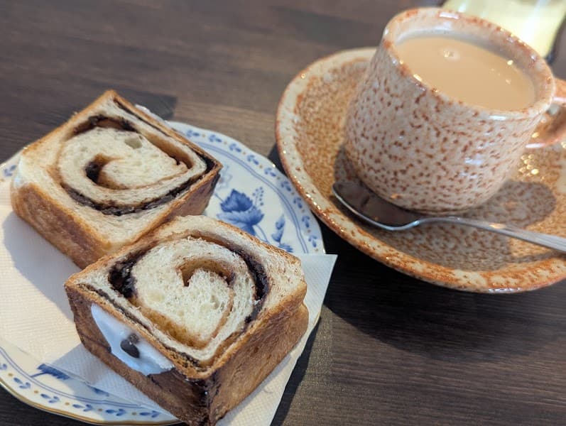 丹々珈琲店の店内風景