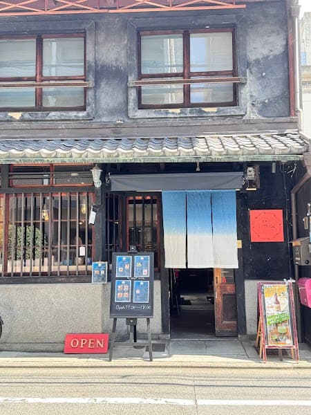 京町家サロン こいやまCafeの店内風景