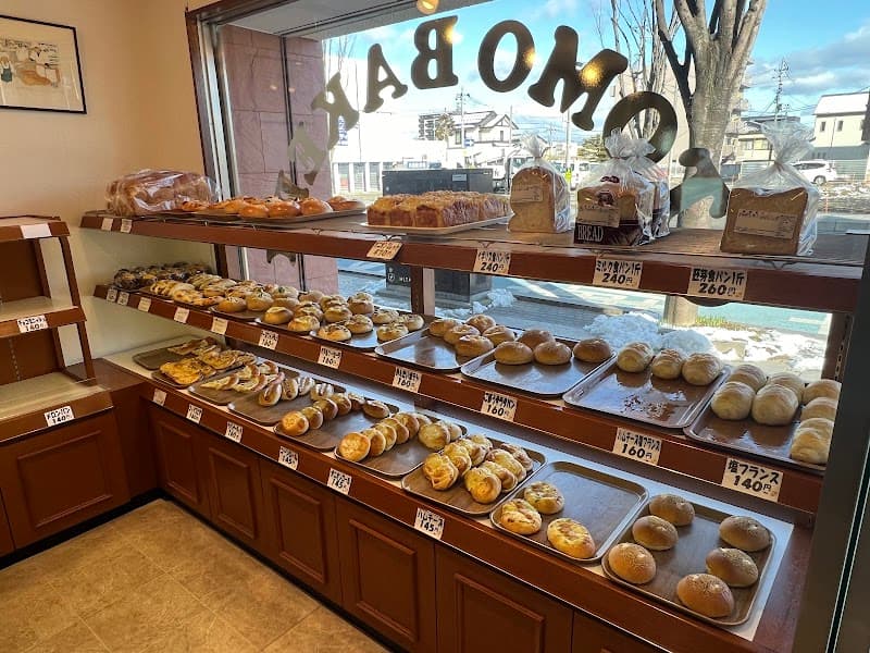 大友パン店の店内風景