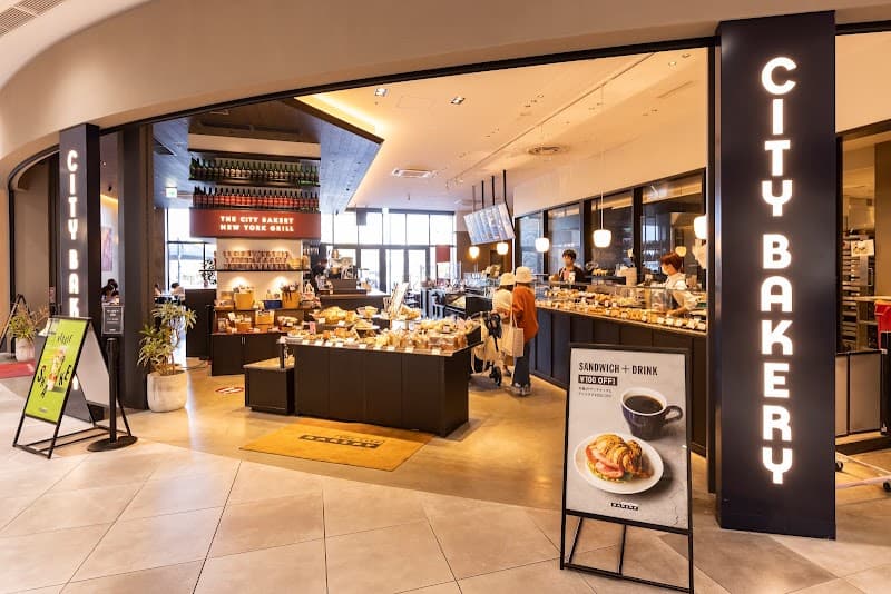 THE CITY BAKERY イオンモール名古屋ノリタケガーデンの店内風景