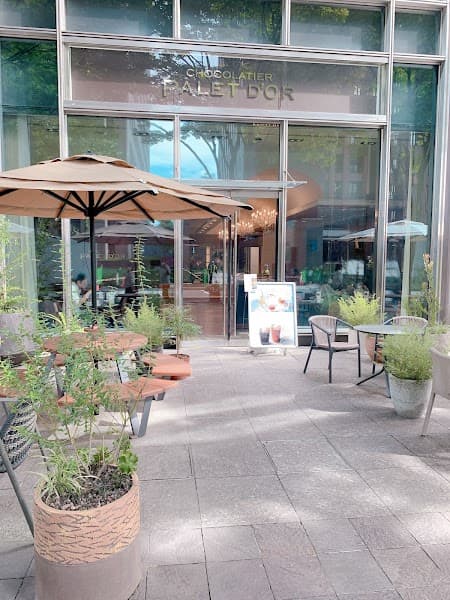 ショコラティエ パレ ド オール 東京の店内風景