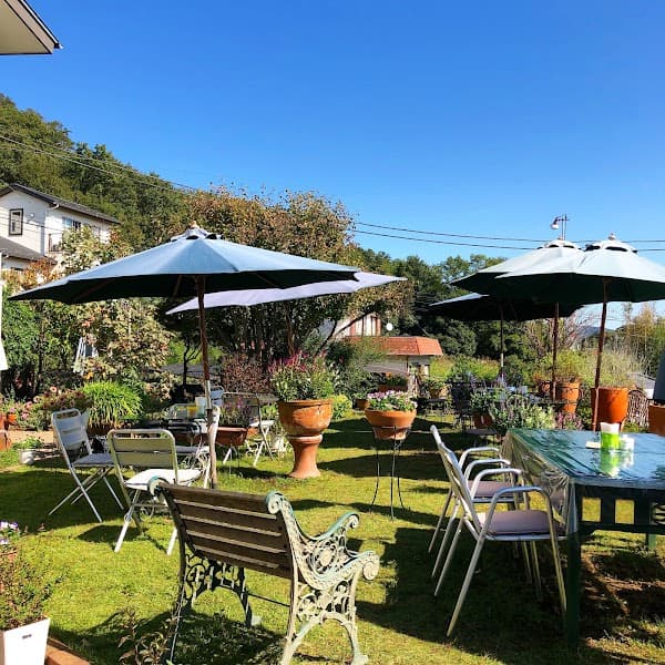 花にかこまれて Garden Cafe 南の麦の写真