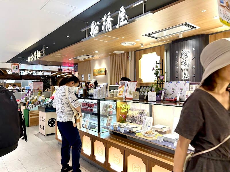 船橋屋 シャポー市川店の店内風景