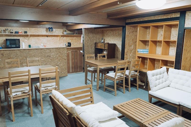 Cafe からびな