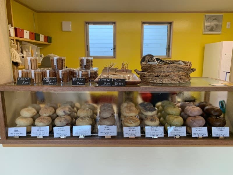 ベーグルまるこやの店内風景