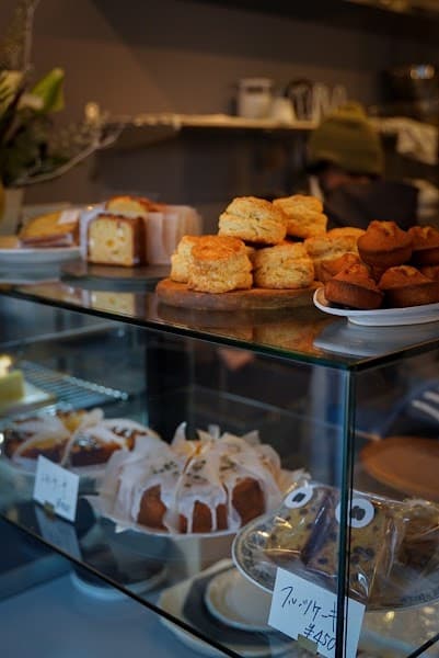 n COFFEE & BAKE
