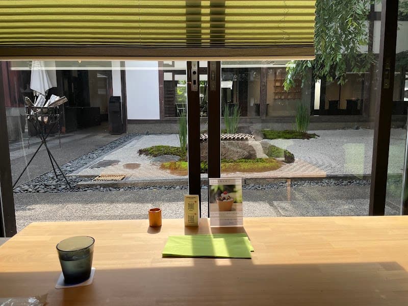 然花抄院 京都室町本店の店内風景
