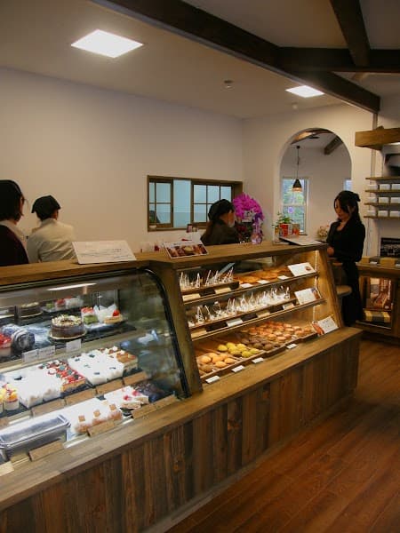 創作洋菓子のロイヤルの店内風景