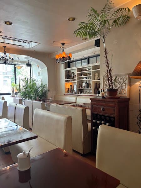 カフェ・ドゥ・トワ