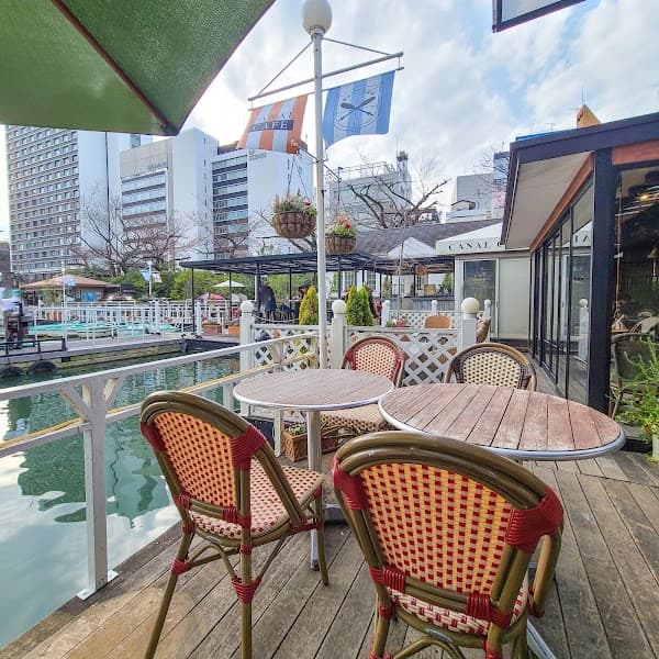 CANAL CAFEの店内風景