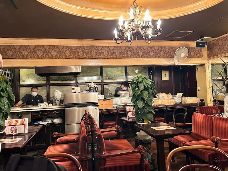 ローヤル珈琲店 本店の店内風景