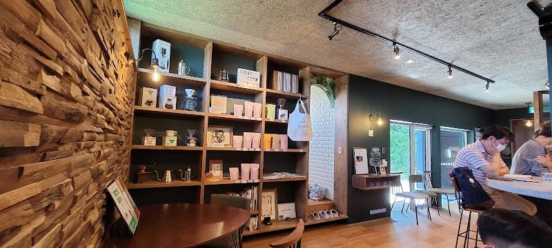 自家焙煎珈琲 cogemame coffee roasterの店内風景