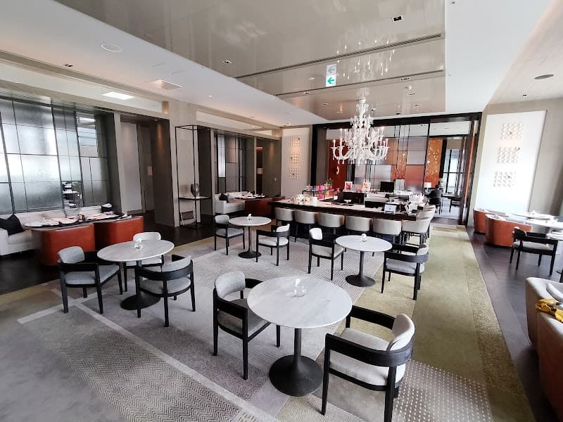 PIERRE HERME PARIS パーク ハイアット ニセコ HANAZONOの店内風景