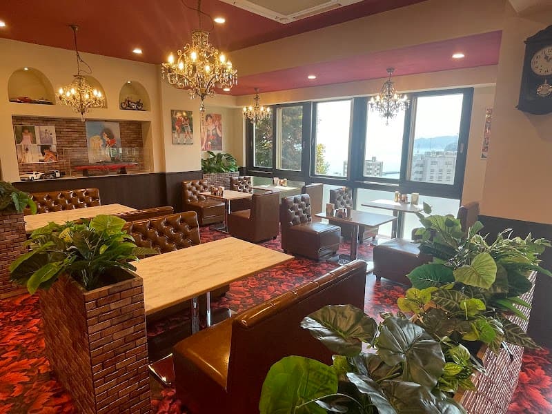 展望レトロ喫茶 桃山館の店内風景