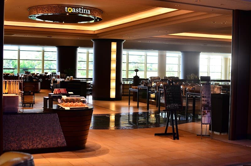 シェラトン・グランデ・トーキョーベイ・ホテル トスティーナの店内風景