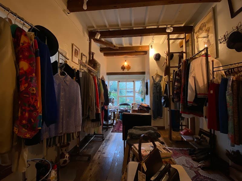 MOTHER MEETS vintage ~神戸裏岡本·古着屋とカフェ~